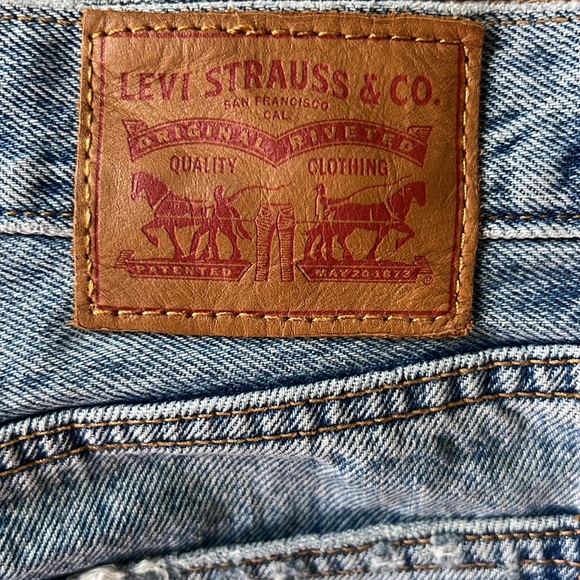 Levi Denim frayed skirt - Picture 3 of 4